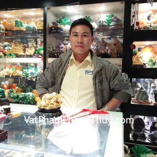Anh Thanh-khách hàng mua Thiềm thừ vàng lưng điểm hồng ngọc trên bụi sen vàng đế gỗ xoay - Hoà Hài Sanh Tài LN102