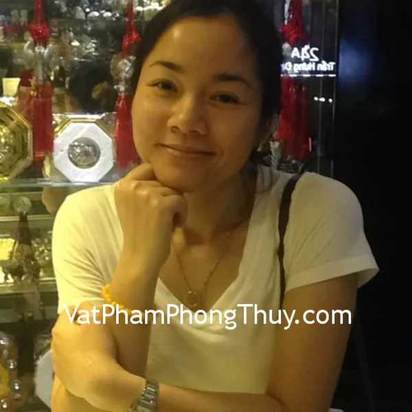 Chị Ly- khách hàng mua vòng tay hổ phách S5001-9140