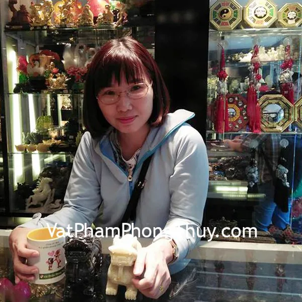 Chị Hồng – Khách hàng mua Tỳ Hưu Bắc Kinh trung BKD-M, BKX-M,Long quy đá hắc ngà GM072